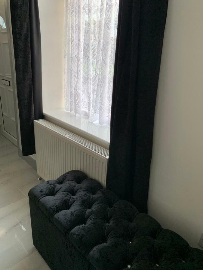 Entire 6 Bed 5 Star Luxury House Free Wifi Views Apartment *